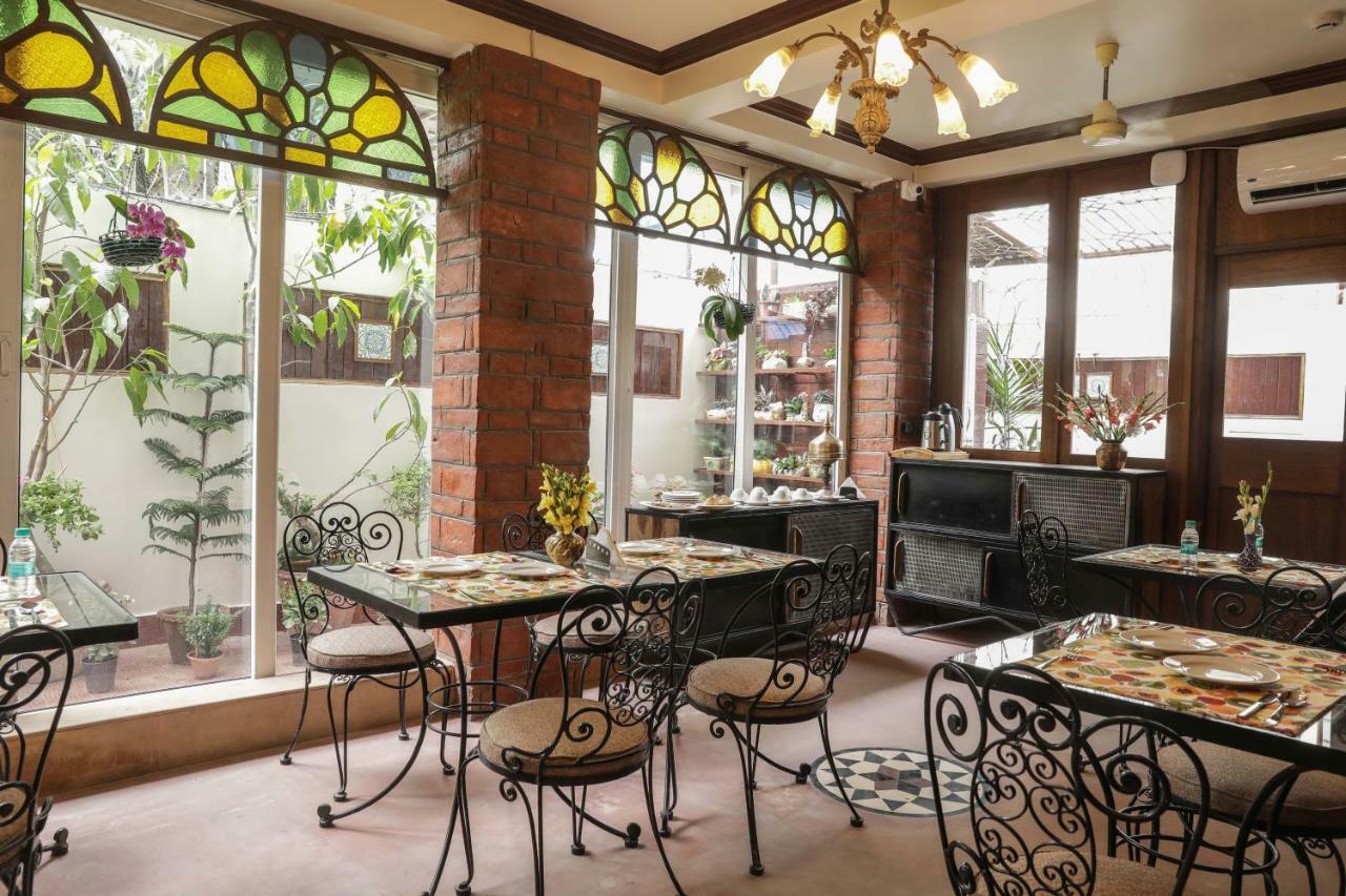 The Mandeville Calcutta Exteriör bild